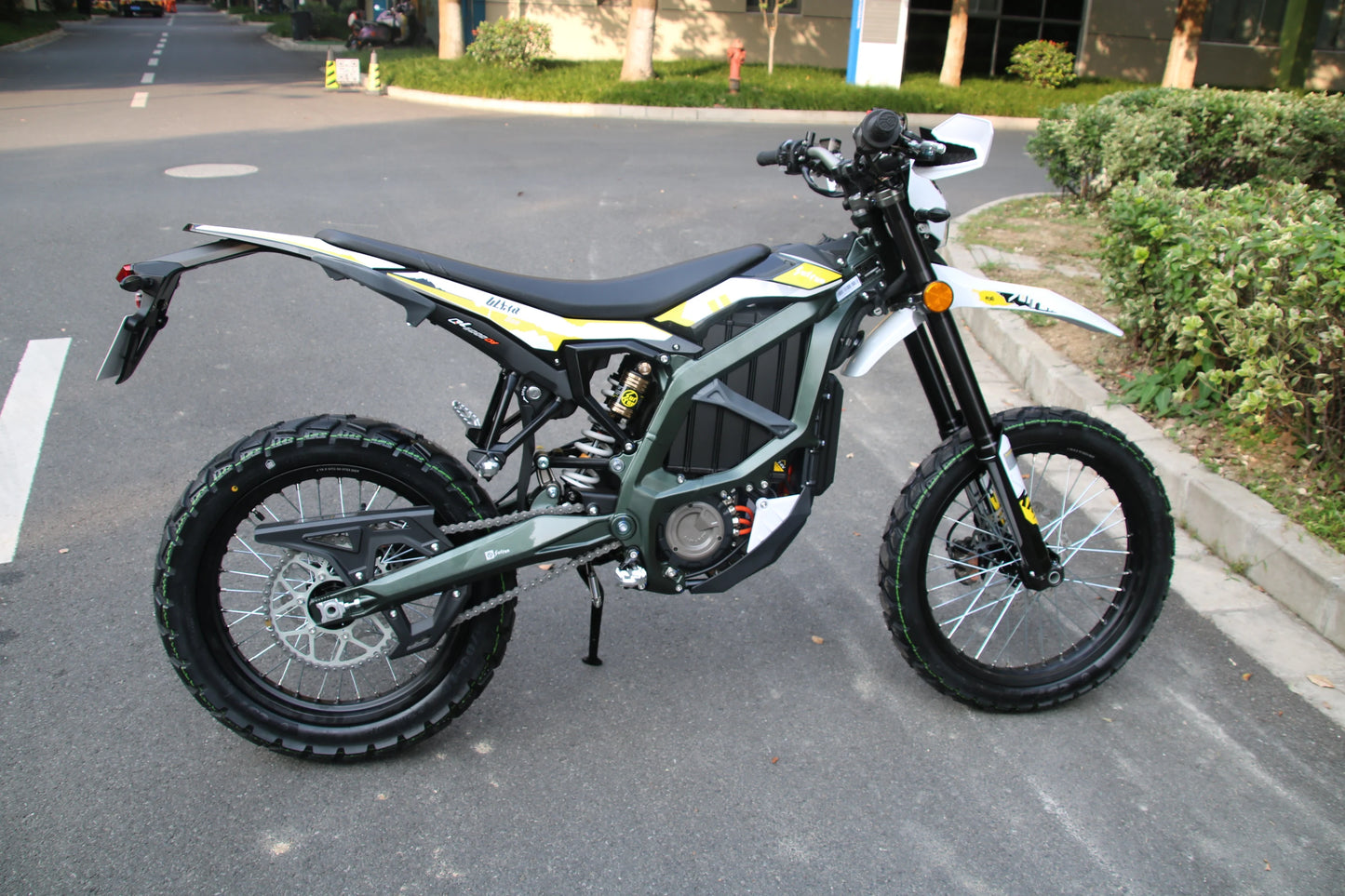 Sur Ron Ultra Bee 12500W74V Electric Dirt Bike 55Ah Lithium Battery, Mid-Drive Motor, Off-Road E-Bike for Adults, 80-100KM Range