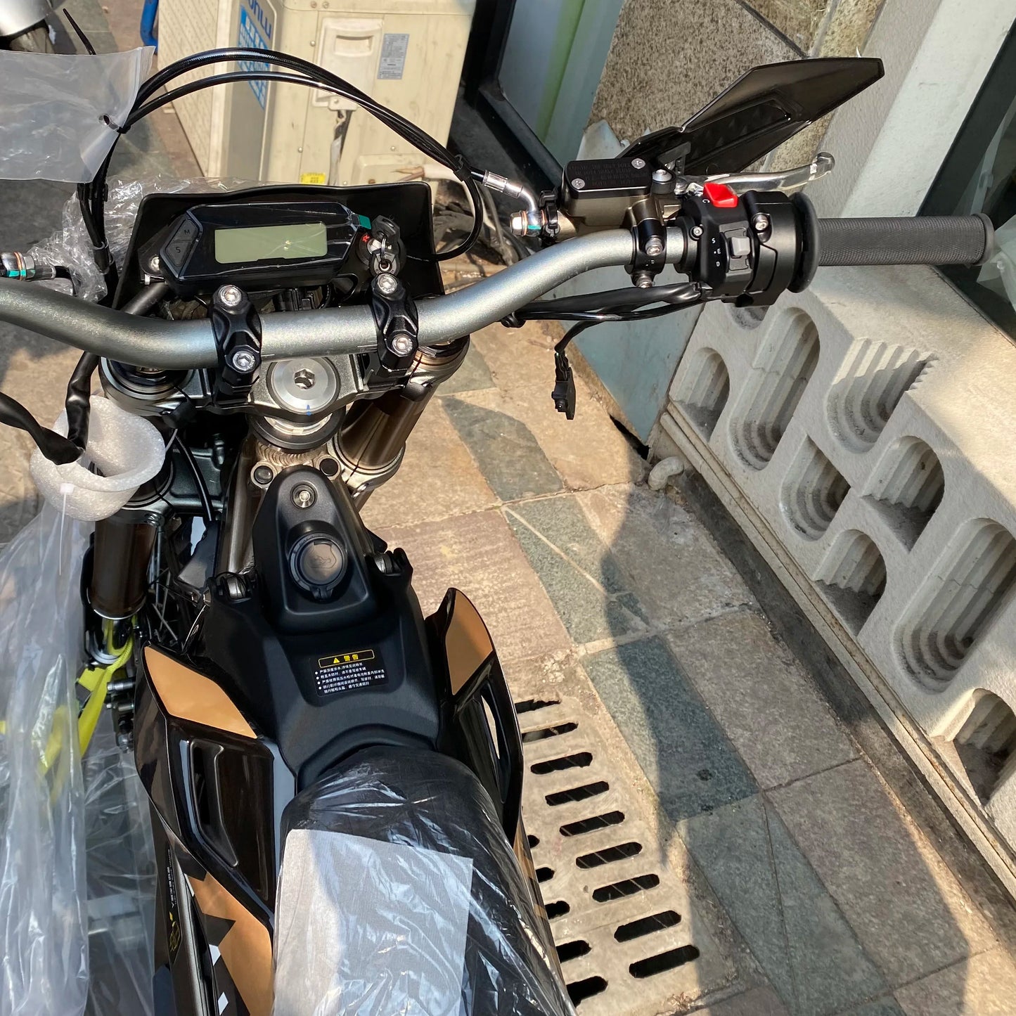 2025 Ultra Bee 74V 55Ah Electric Dirt Bike 90Km/h 21Kw Max Power Off-Road Motorcycle Ebike Rear Hub Motor Lithium Battery Power